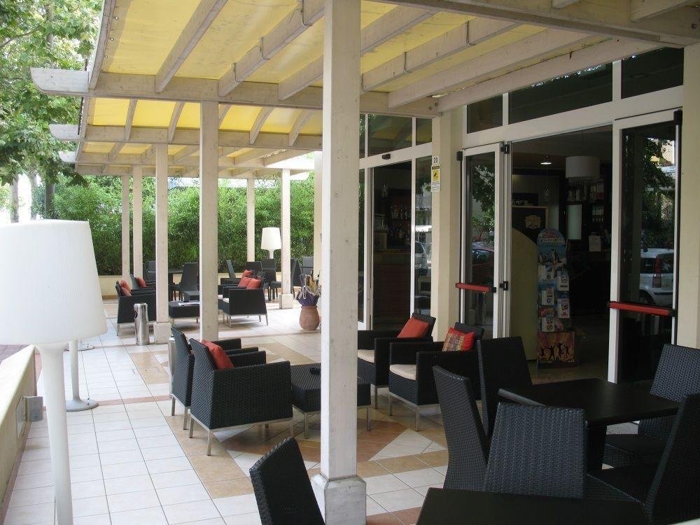 Hotel Orly Cesenatico Kültér fotó