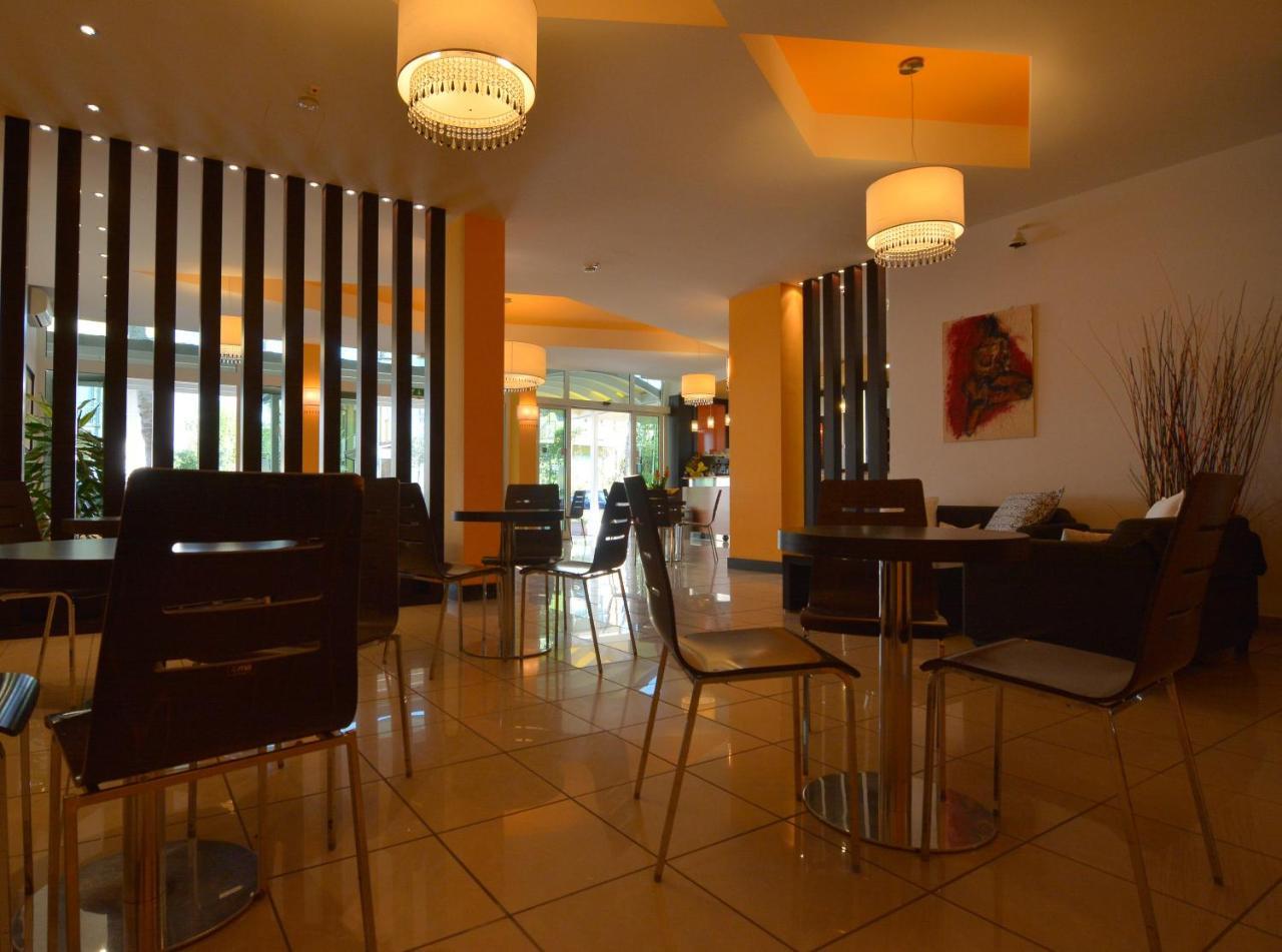 Hotel Orly Cesenatico Kültér fotó