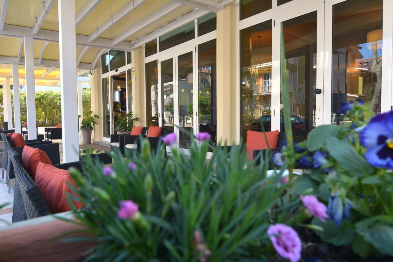 Hotel Orly Cesenatico Kültér fotó