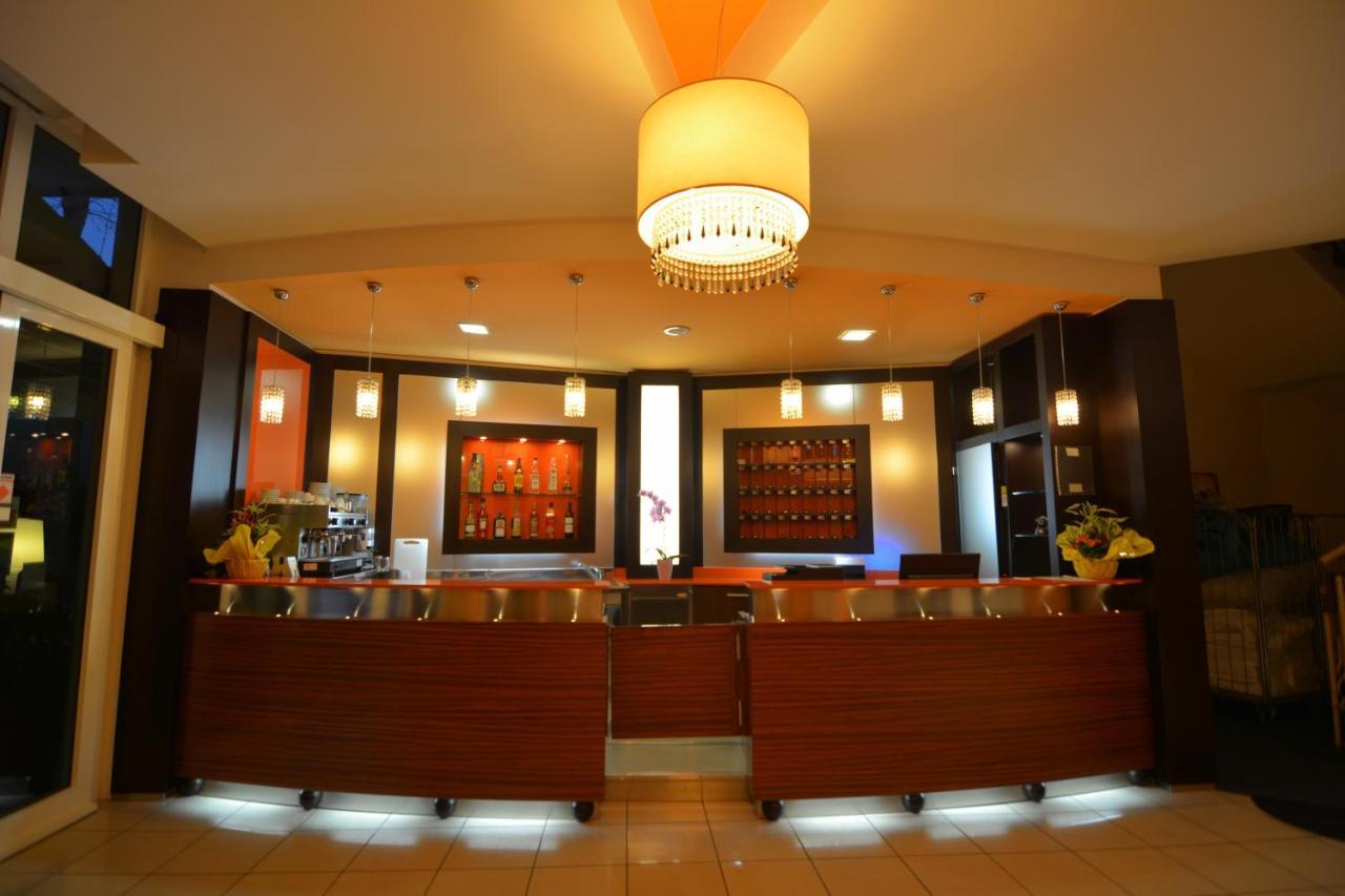 Hotel Orly Cesenatico Kültér fotó