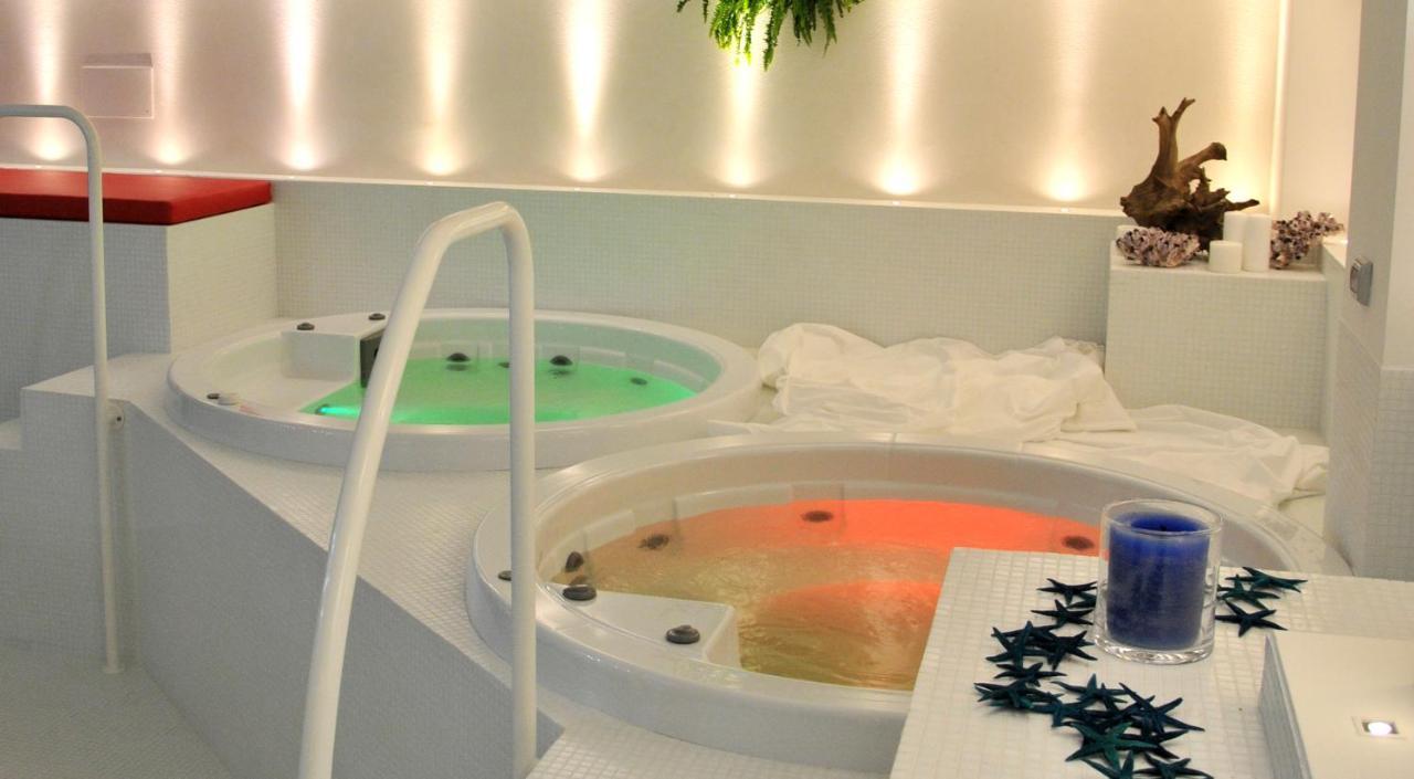 Hotel Orly Cesenatico Kültér fotó
