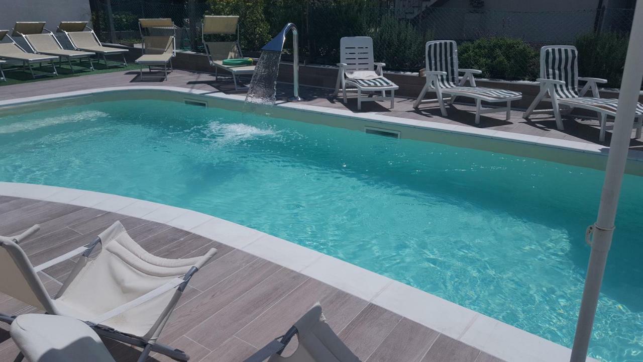 Hotel Orly Cesenatico Kültér fotó